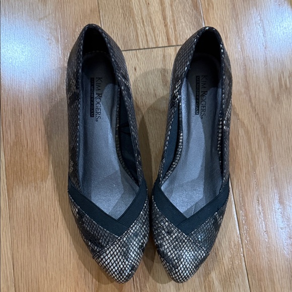 Kim Rogers Snakeskin Patterned Flats in Black and Brown 1 inch heel - Picture 1 of 10